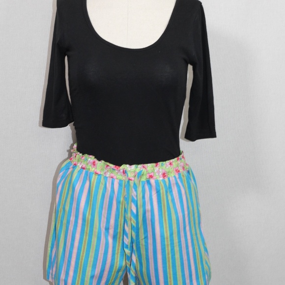 Secret Stripe Shorts (s) - Picture 5 of 9